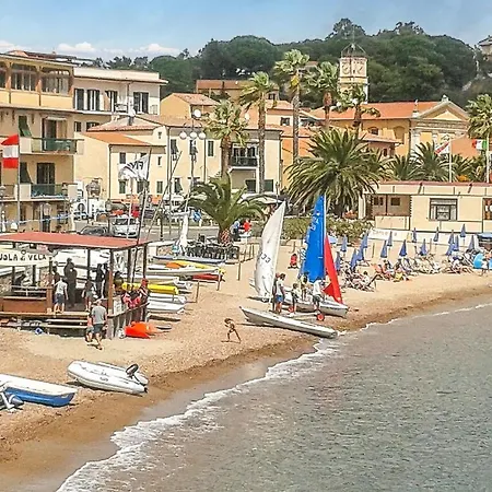 Apartment Beautiful In With Kitchen Porto Azzurro